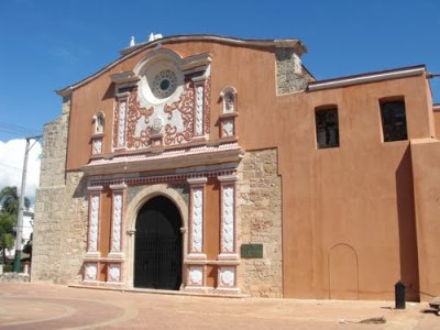 Fachada de la iglesia del convento de los dominicos